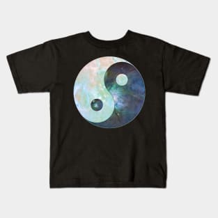 yin yang Kids T-Shirt